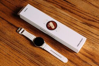 Samsung Galaxy Watch7 40mm LTE – béžové, TOP stav