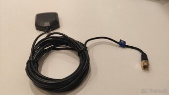 Anténa GPS k autorádiu.