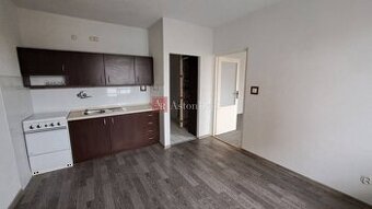 PREDAJ: 1 izbový byt - 37m2, s loggiou, Ružomberok - Za dráh