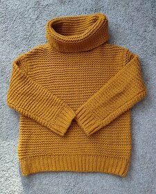 Zimný sveter s veľkým svetrom zn. Zara, veľkosť 128 - 1