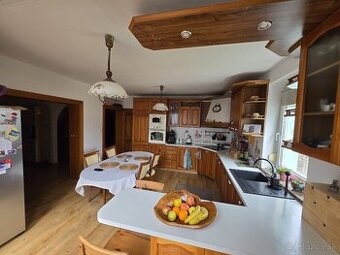 PREDAJ 5 IZB.MEZONETU VO VINOSADOCH - ZNÍŽENÁ CENA