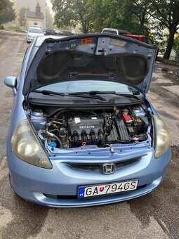 Honda Jazz benzin 57kW super autíčko do mesta:)