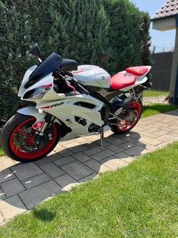 Yamaha R6