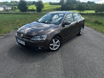 VOLKSWAGEN JETTA 1.2 tsi