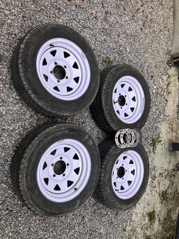 215/65R16 pneu na diskoch
