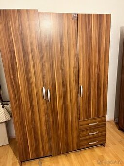 Skriňa a postele - 1