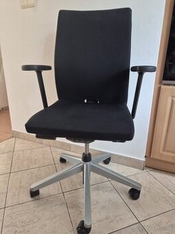 Kancelárska stolička