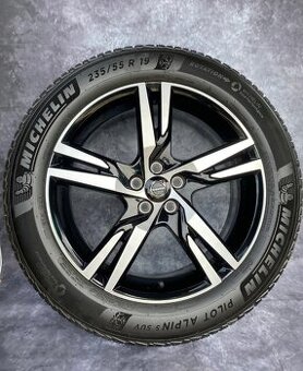 Zimní top sady Volvo XC60 235/55R19 Bicolor
