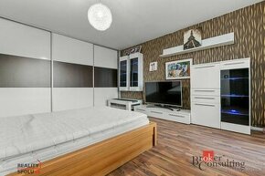 Predaj - 1 izbový byt 43 m2 po krásnej rekonštrukcií na Vlčo - 1