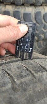 225/60 R18