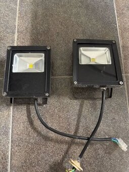 Dve LED svetla 10W - reflektory