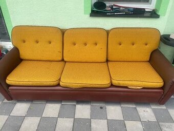 Darujem rozkladací gauc
