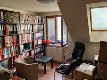 3 izbový byt, roh Halašovej a Záborského ul. na 1. poschodí 