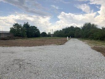 Čaňa – stavebný pozemok 493 m², súkromná ulica, elektrina, a