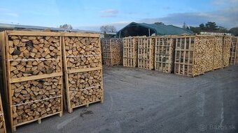 Palivove drevo v plate 1,95m3  buk a dub , BA , SC , MA
