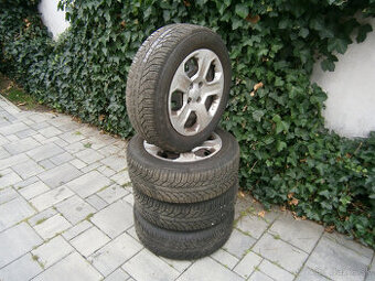 Predám 4x zimné pneu Semperit 205/60 R16 92HXL + disky Ford