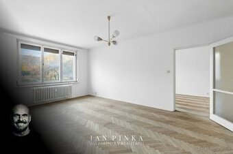 Pôvodný stav, skvelá dispozícia – 2-izbový byt s loggiami