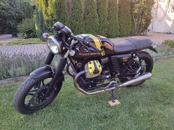 Moto Guzzi V7 cafe racer