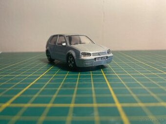 Volkswagen Golf MK4 1:43 BBurago