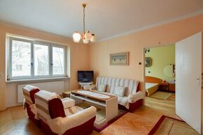Priestranný byt s lodžiou, 76 m2 v Lučenci-Opatová
