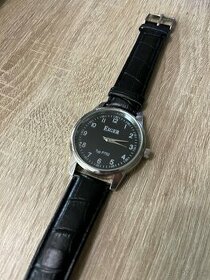 Ručičkové hodinky Eiger Typ P752