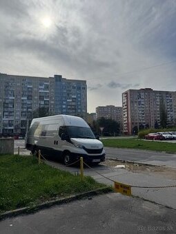 PROFESIONÁLNE SŤAHOVANIE VYPRATÁVANIE PREPRAVA MONTÁŽ KE