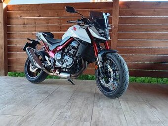 HORNET 750 2023