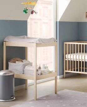 SNIGLAR ikea Prebaľovací stôl / pult - buk s podložkou