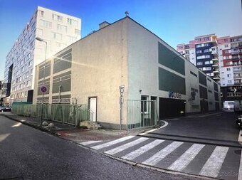 Prenájom stojiska v stráženom parkovacom dome
