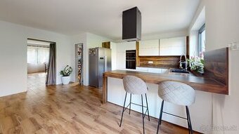 Moderne zrekonštruovaný rodinný dom vo VK