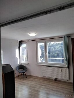 Prenájom 1 izbovy byt Banská Bystrica, časť Radvaň