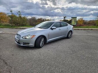 Jaguar XF 3.0D V6 202 kW –  po veľkom servise, výbava LUX
