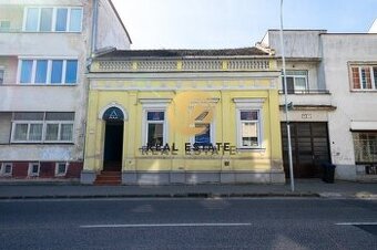 Na PREDAJ budova v centre mesta Nitra