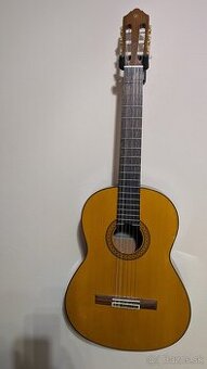 Klasická gitara Yamaha C80 + puzdro + podnozka