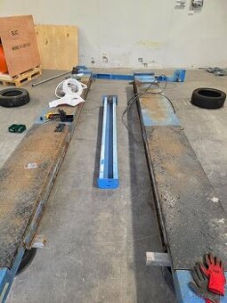 4 stlpovy zdvihak 4 .5 t - 1