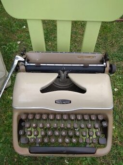 predám prenosný písací stroj Triumph Norm - béžový