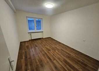 PRENÁJOM Bánovce nad Bebravou/ 2 IZBOVÝ BYT/SEVER/ ČIASTOČNE