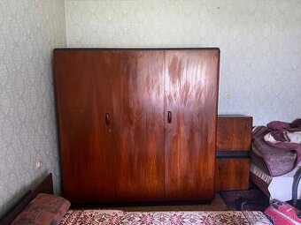 starožitné skriňe