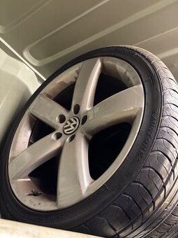 elektróny Vw Group r18 8J et43