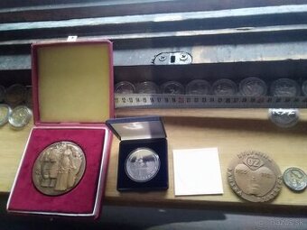 Plaketa striebro bronz mosadz