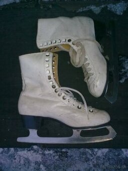 retro dievčenske korčule