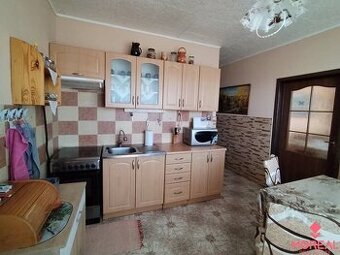 Predaj 4 -izbového bytu - Pukanec - 1