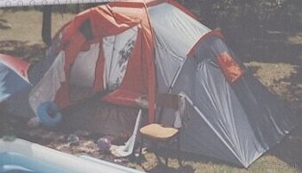 Rodinný campingový stan