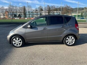 Mercedes-Benz A-Class (2005) – spoľahlivé mestské auto, 230