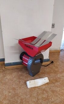 Kladivkový šrotovnik na obilie