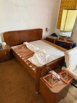 Vintage postel + nocne stoliky