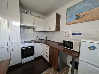 EXKLUZÍVNE - Slnečný 1-izbový byt v obľúbenej lokalite Marti