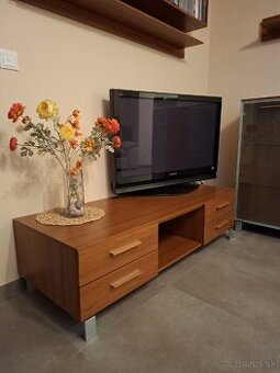 Obývacia zostava + TV