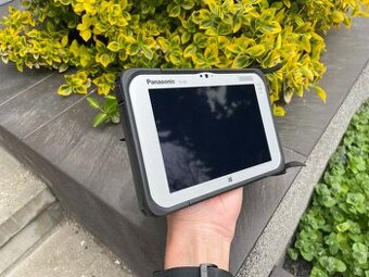 odolný malinký tabliet Panasonic FZ-M1 - SSDčko, W11