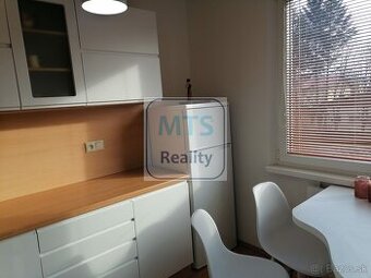Prenájom 1 izbového bytu s balkónom Ľadoveň